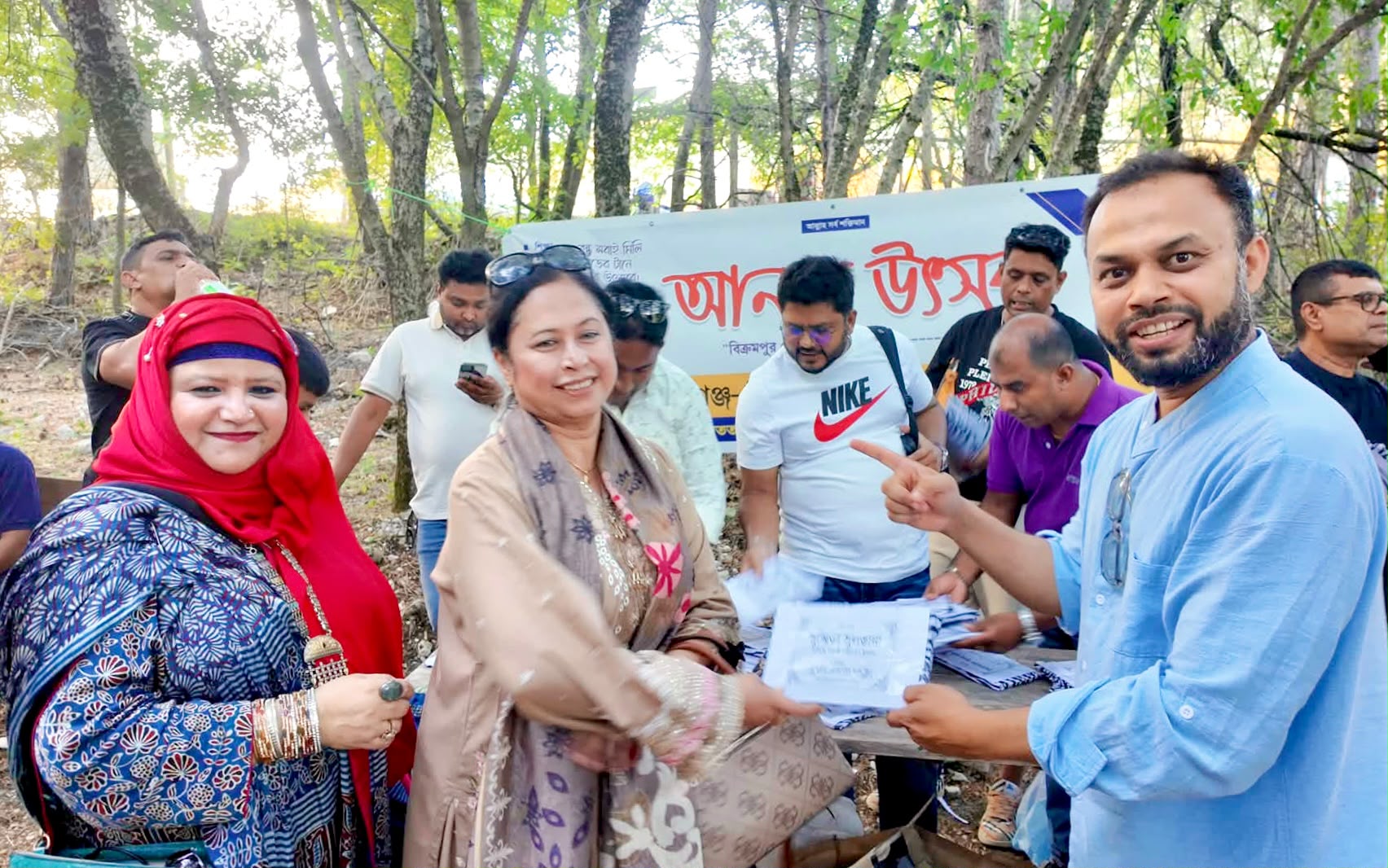 ইতালিতে মুন্সীগঞ্জ-বিক্রমপুর সমিতির বার্ষিক আনন্দ ভ্রমণ: প্রকৃতির সান্নিধ্যে প্রবাসীদের দিনভর আনন্দ-উচ্ছ্বাস 16645_WhatsApp Image 2026-09-16 at 4.35.52 PM.jpeg